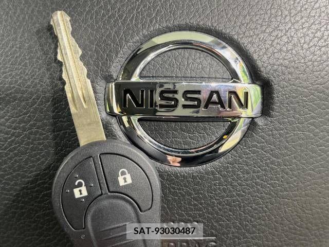 Nissan MARCH 2022-08 308112-5