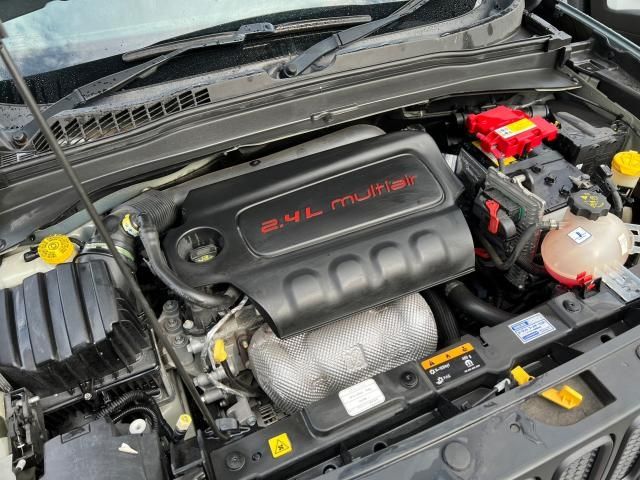 Jeep RENEGADE 2018-06 21851-29