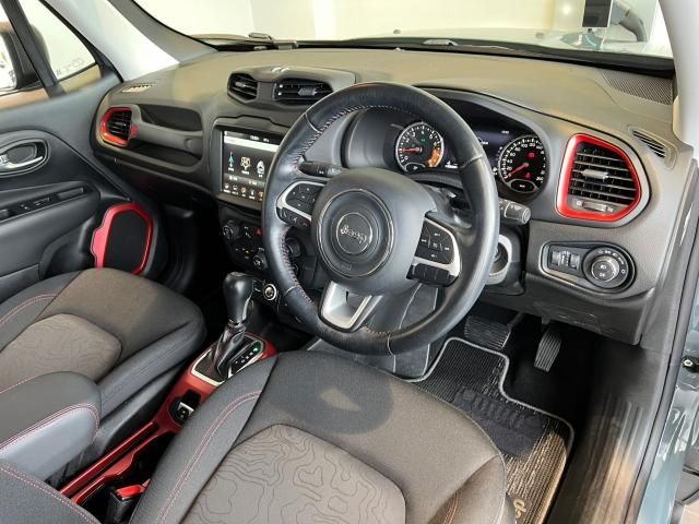 Jeep RENEGADE 2018-06 21851-12