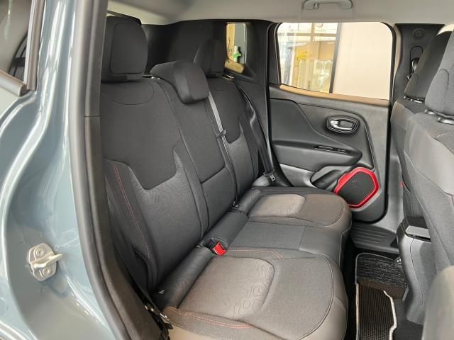 Jeep RENEGADE 2018-06 21851-13