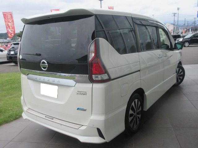 Nissan SERENA 2017-01 188527-1