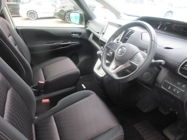 Nissan SERENA 2017-01 188527-11