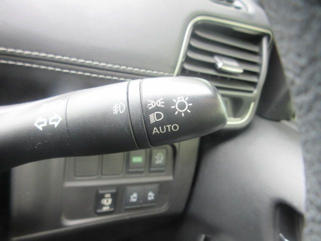 Nissan SERENA 2017-01 188527-25