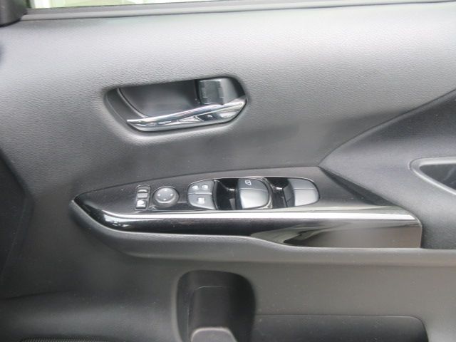 Nissan SERENA 2017-01 188527-26