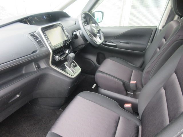 Nissan SERENA 2017-01 188527-4