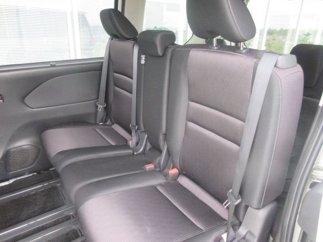 Nissan SERENA 2017-01 188527-5