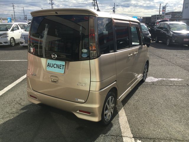 Nissan ROOX 2010-11 8994-3