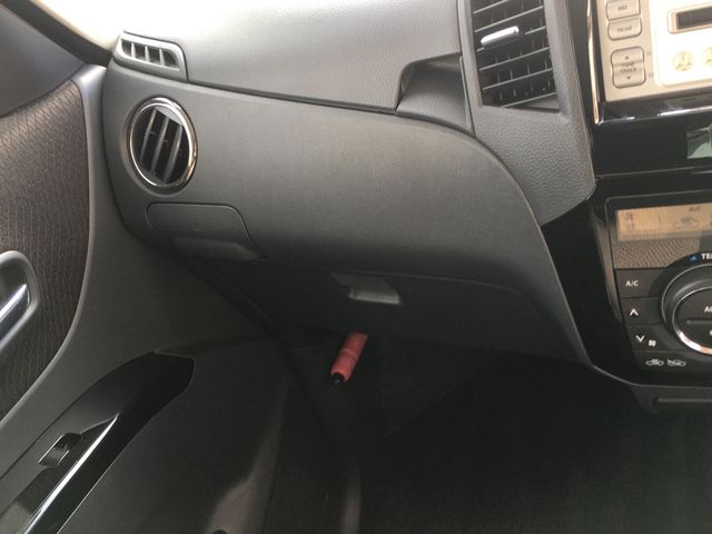 Nissan ROOX 2010-11 8994-9