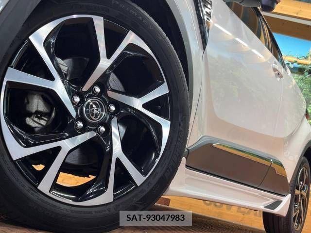 Toyota C-HR 2017-10 341662-15