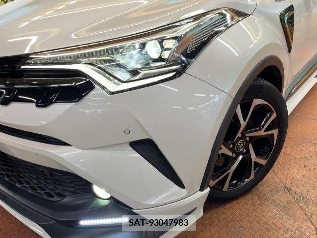 Toyota C-HR 2017-10 341662-14