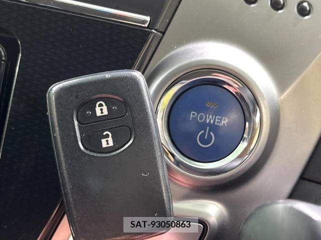 Toyota PRIUS ALPHA 2015-01 347656-4