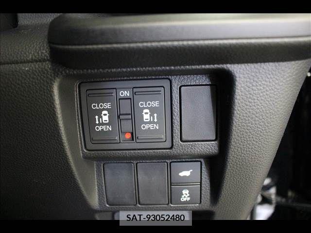 Honda STEP WGN 2023-05 286157-13