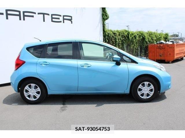 Nissan NOTE 2016-10 365484-5