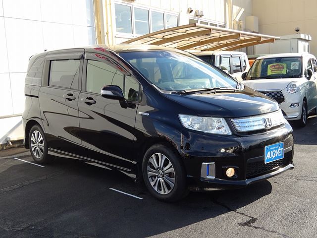 Honda FREED SPIKE 2013-03 186803-2