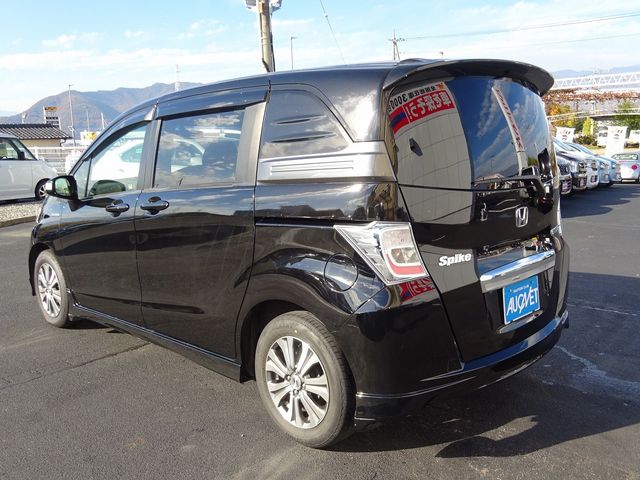 Honda FREED SPIKE 2013-03 186803-5