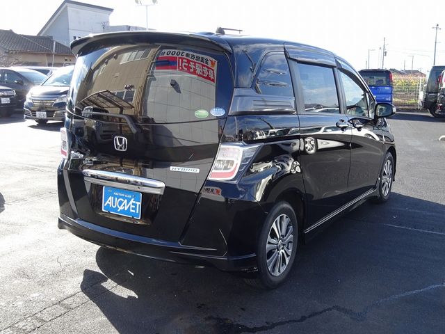 Honda FREED SPIKE 2013-03 186803-3