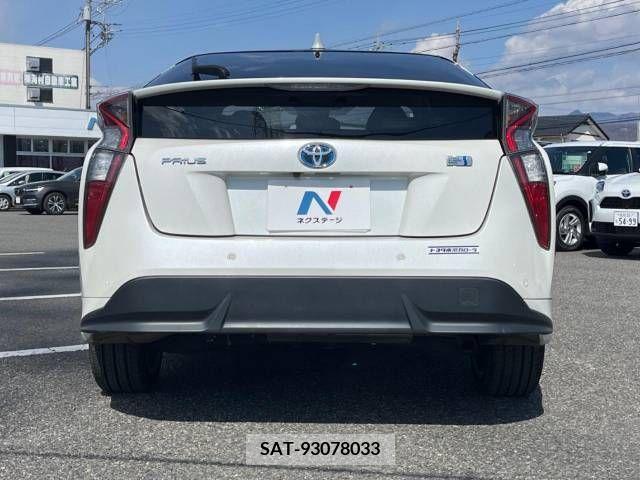 Toyota PRIUS 2017-03 215835-15
