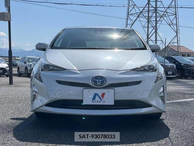 Toyota PRIUS 2017-03 215835-14