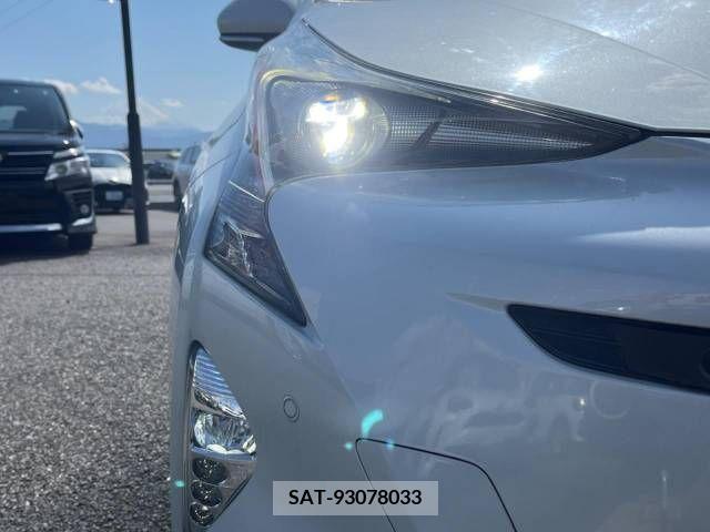 Toyota PRIUS 2017-03 215835-12