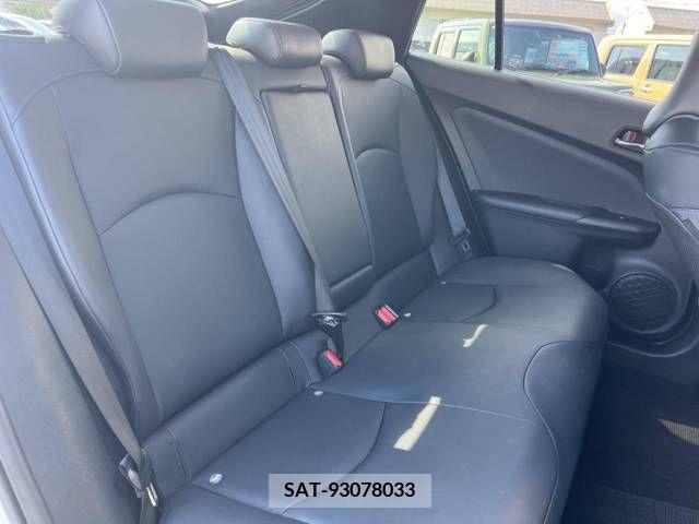 Toyota PRIUS 2017-03 215835-9