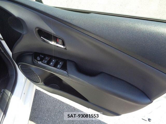 Toyota PRIUS 2017-02 346114-19