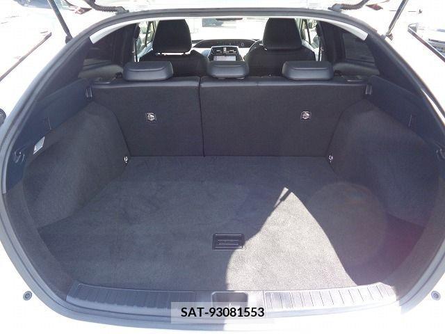 Toyota PRIUS 2017-02 346114-7