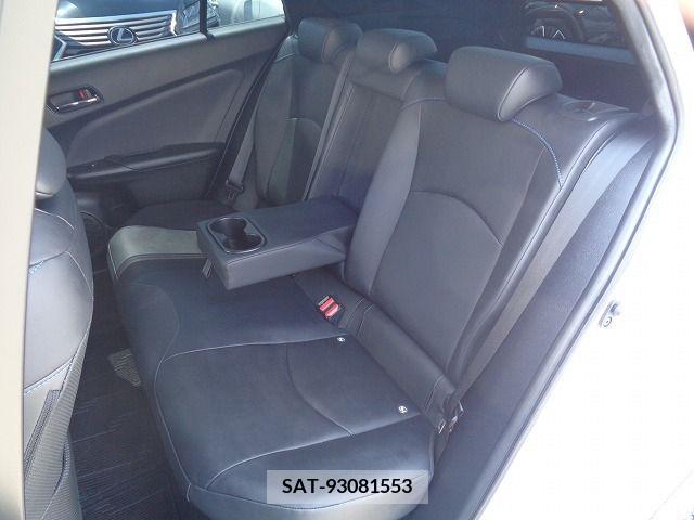 Toyota PRIUS 2017-02 346114-6