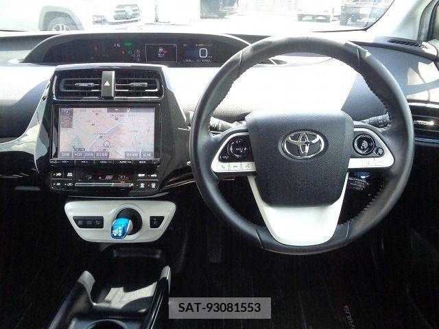 Toyota PRIUS 2017-02 346114-1