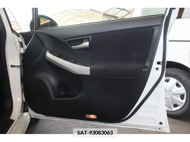 Toyota PRIUS 2013-07 345399-18