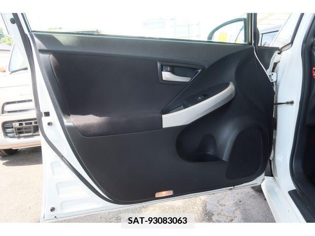 Toyota PRIUS 2013-07 345399-20