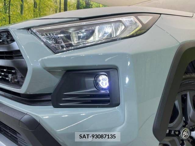 Toyota RAV4 2022-10 377883-12