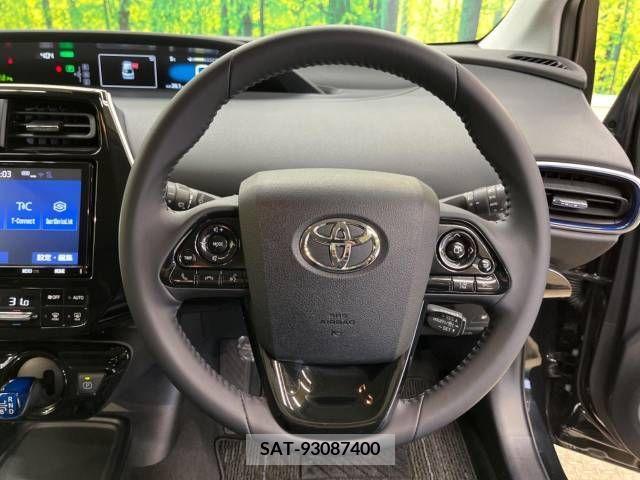 Toyota PRIUS 2020-01 205588-11