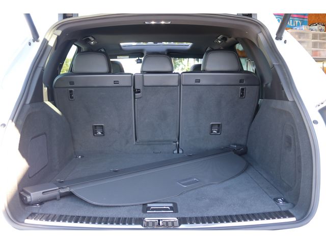 Porsche CAYENNE 2015-05 24499-27