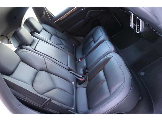 Porsche CAYENNE 2015-05 24499-26