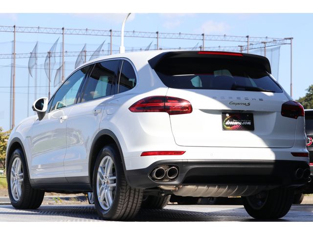 Porsche CAYENNE 2015-05 24499-2