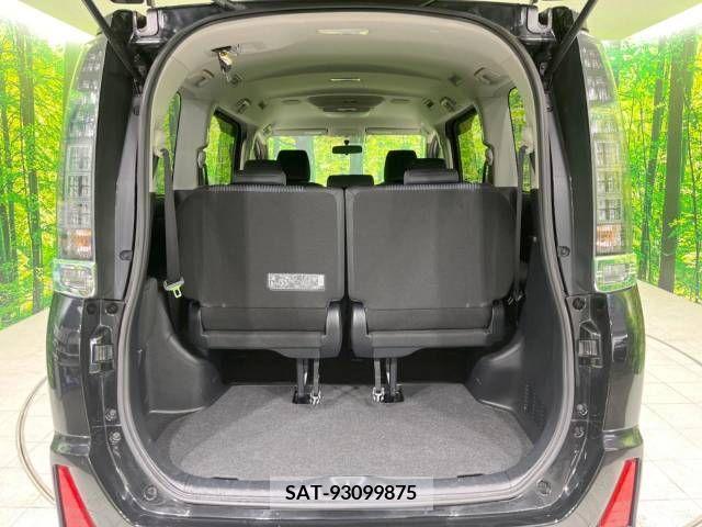 Toyota VOXY 2015-06 212451-12