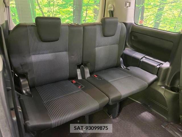 Toyota VOXY 2015-06 212451-11