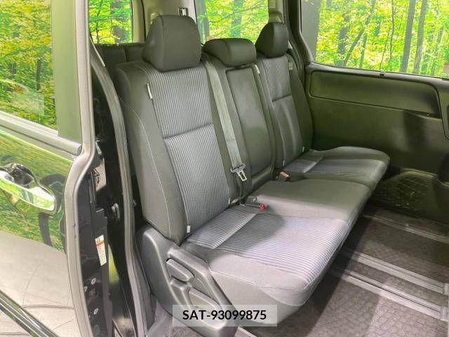 Toyota VOXY 2015-06 212451-10