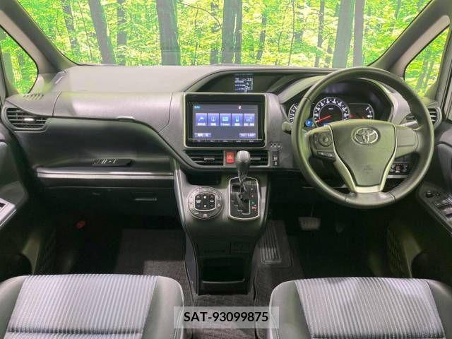 Toyota VOXY 2015-06 212451-1