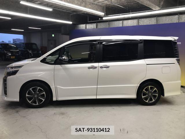 Toyota VOXY 2019-03 214629-6