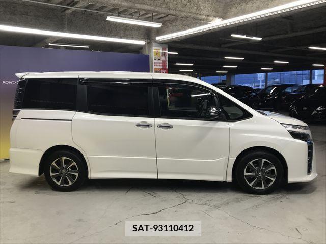 Toyota VOXY 2019-03 214629-7