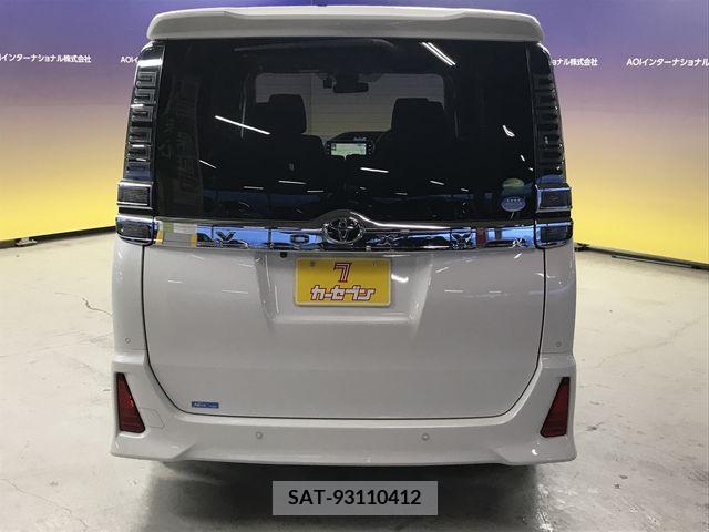 Toyota VOXY 2019-03 214629-9