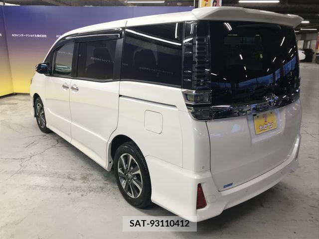 Toyota VOXY 2019-03 214629-11