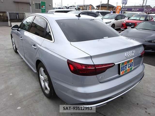 Audi A4 2022-11 232001-2