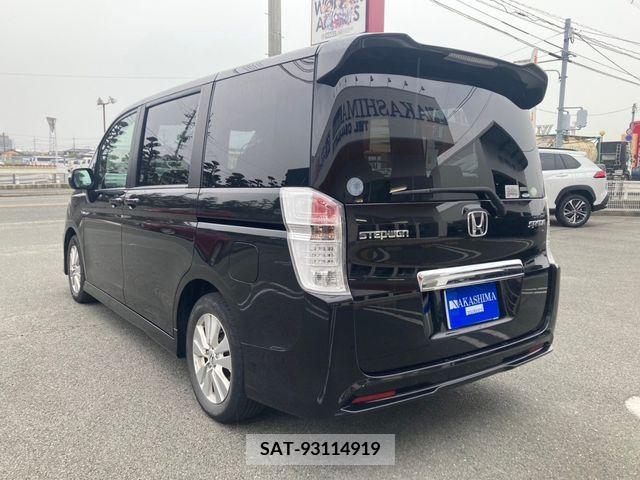 Honda e 2010-04 236522-2