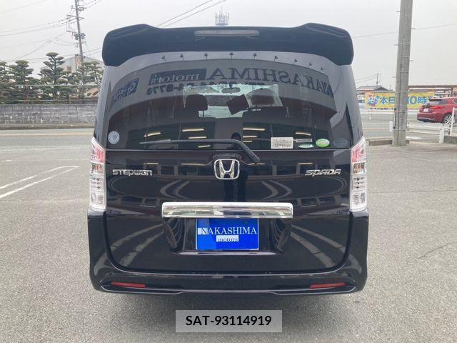 Honda e 2010-04 236522-3