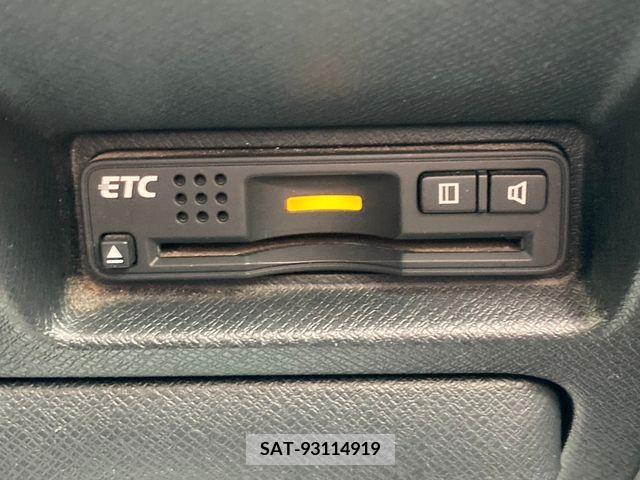 Honda e 2010-04 236522-20