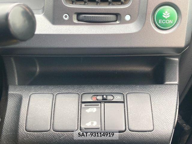 Honda e 2010-04 236522-21