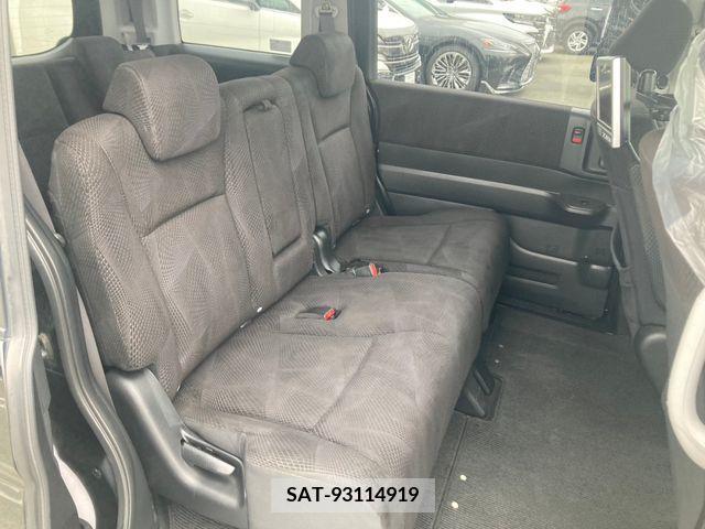 Honda e 2010-04 236522-10