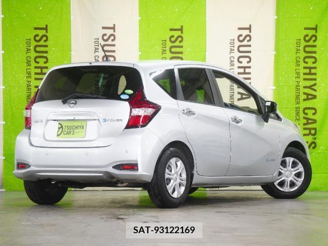 Nissan NOTE 2019-08 305519-1